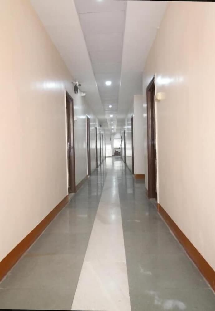Hotel Gomatgiri