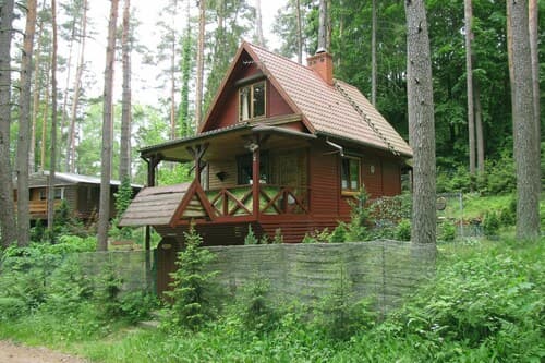 Fenced Cottage in the Middle of Nature, Right by the Lake, Rentyny