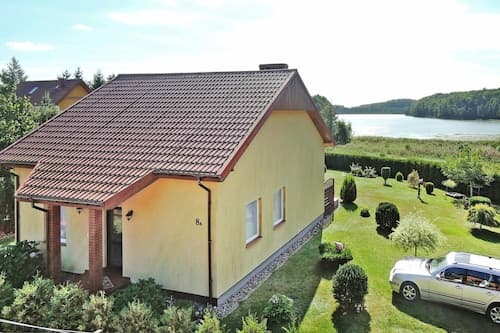 Holiday Home in Kolczewo by the Lake