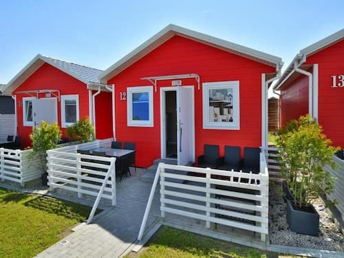 Single-story Holiday Homes, Pool, Playground