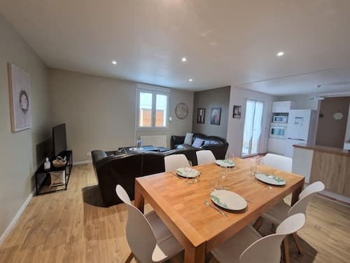 Premium Comfort Holiday Home Near the Beach