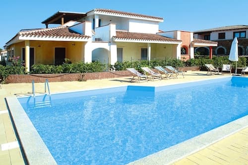 Apartment in Monte Petrosu Near San Teodoro