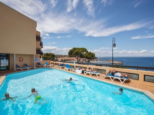 Apartment in Collioure With Sea View