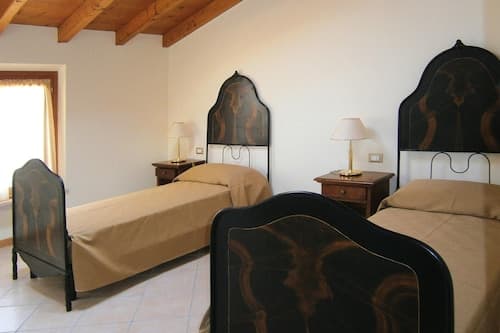 Apartment in Lazise With Communal Pool