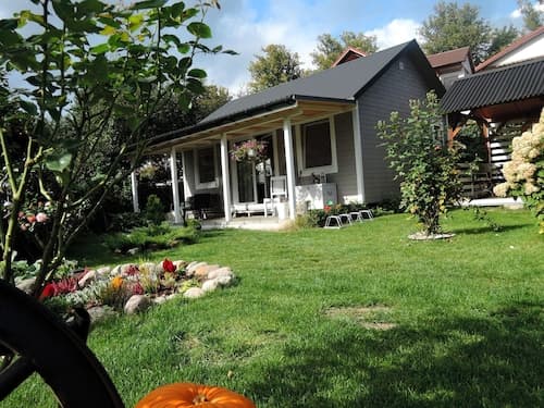 House by the Lake in Wiselka