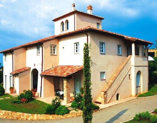 Apartment in Tuscany With Golf & Pools