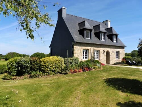 Holiday Home in Port-blanc Near Sandy Beaches