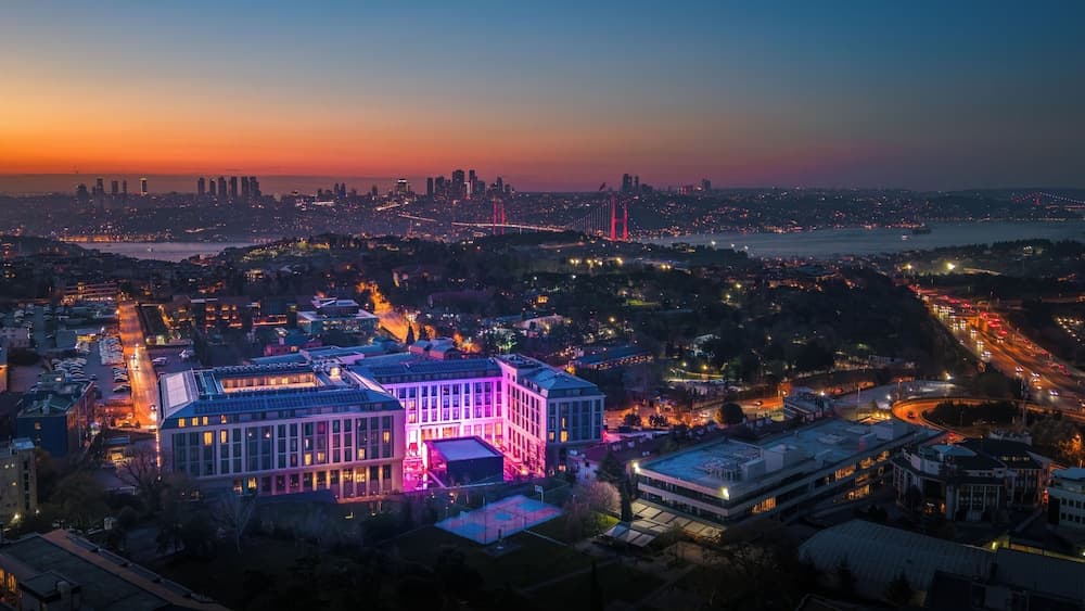 Altunizade Suites Istanbul, Curio Collection By Hilton