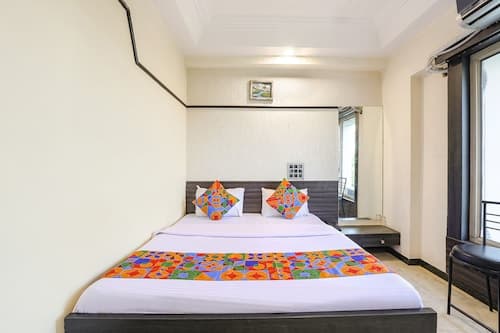 Fabhotel Apple Inn