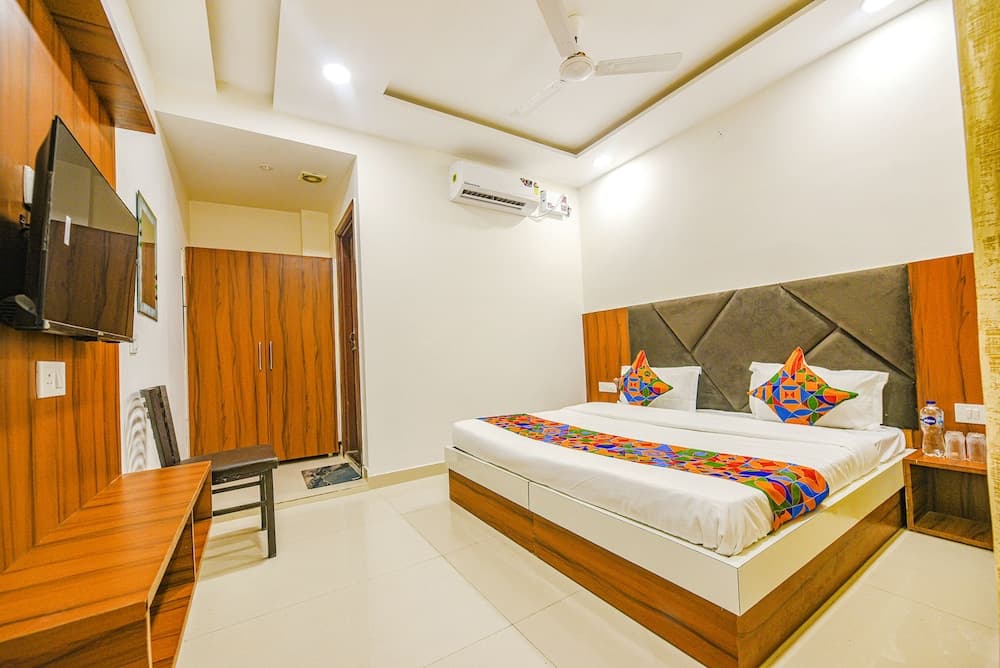Fabhotel Solace Inn