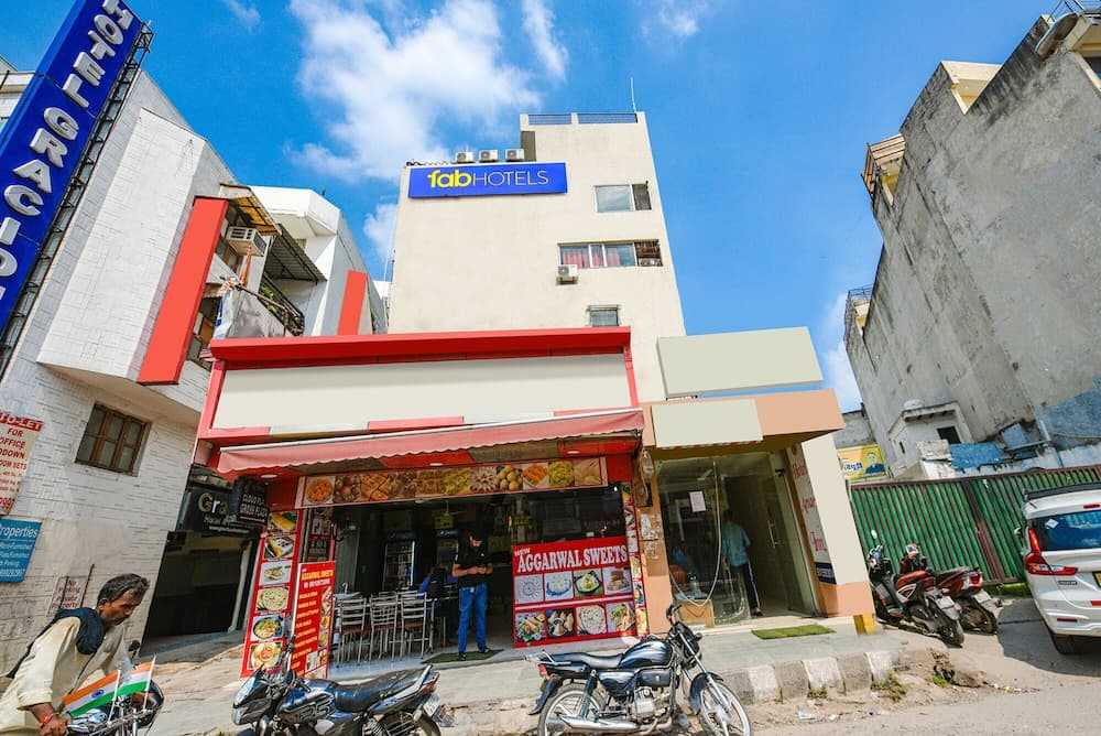 Fabhotel Aman Inn