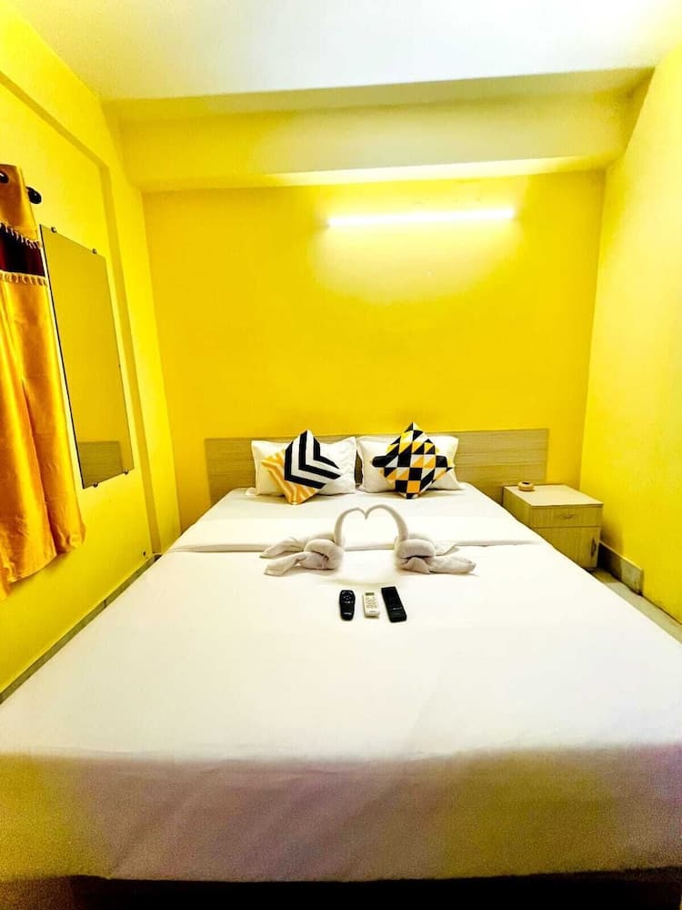 Hotel Yellow Rose