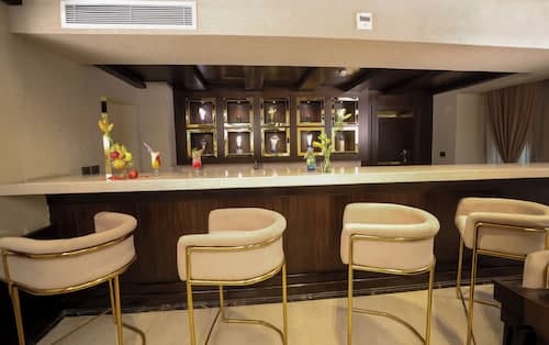 Cairo Taj Mohandessn Hotels & Suites