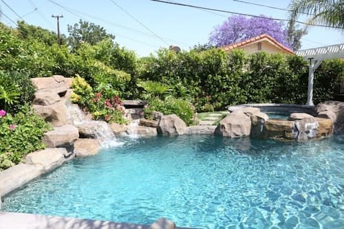 Incredible 5 Bedroom, 4 Bath, Rock Pool & Jacuzzi Home, 1/2 Mile Walk To Disney