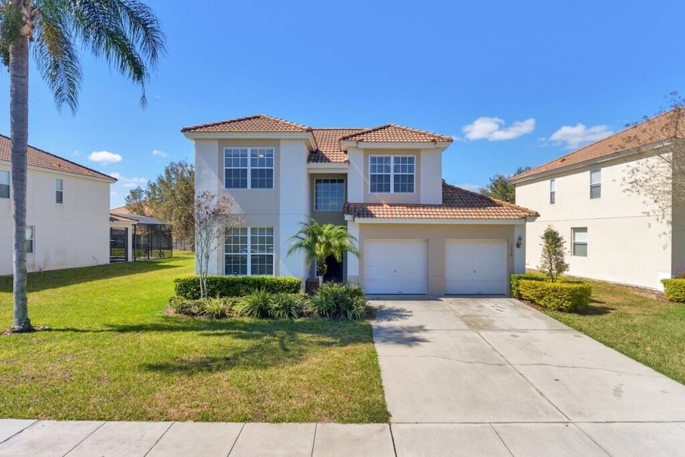 2538 Windsor Hills
