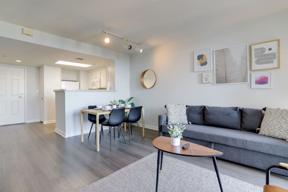 Cozy Apartment Steps from the Metro