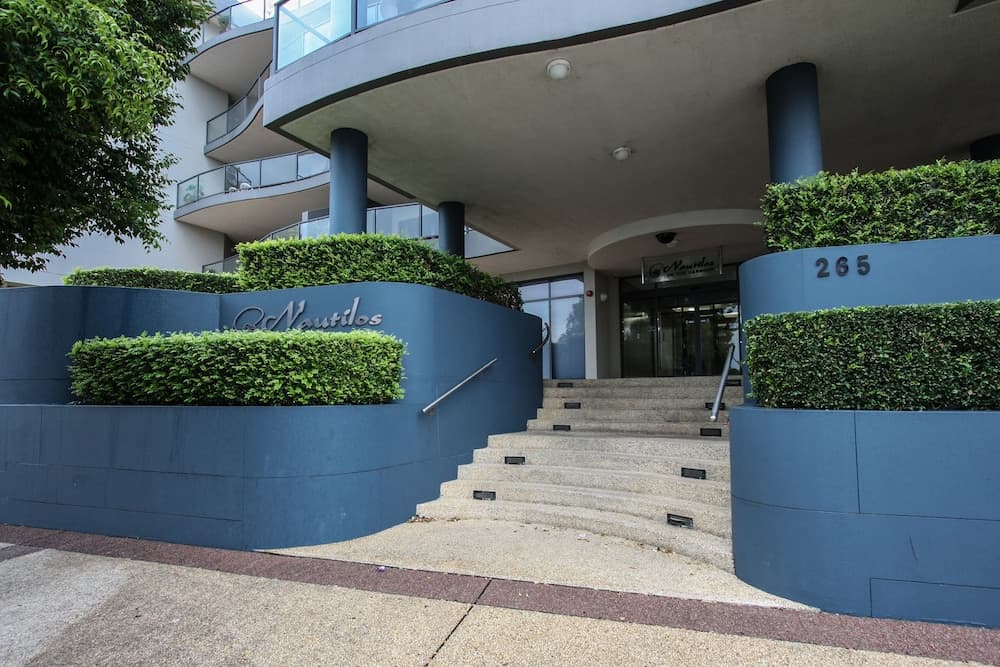 Nautilos Apartments