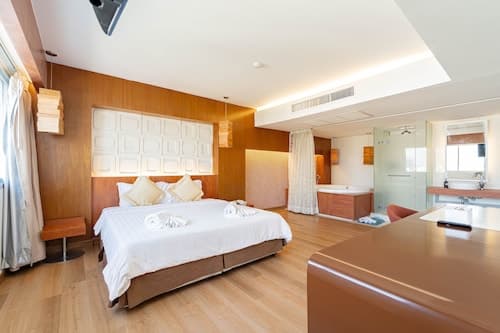 Veronica Residence