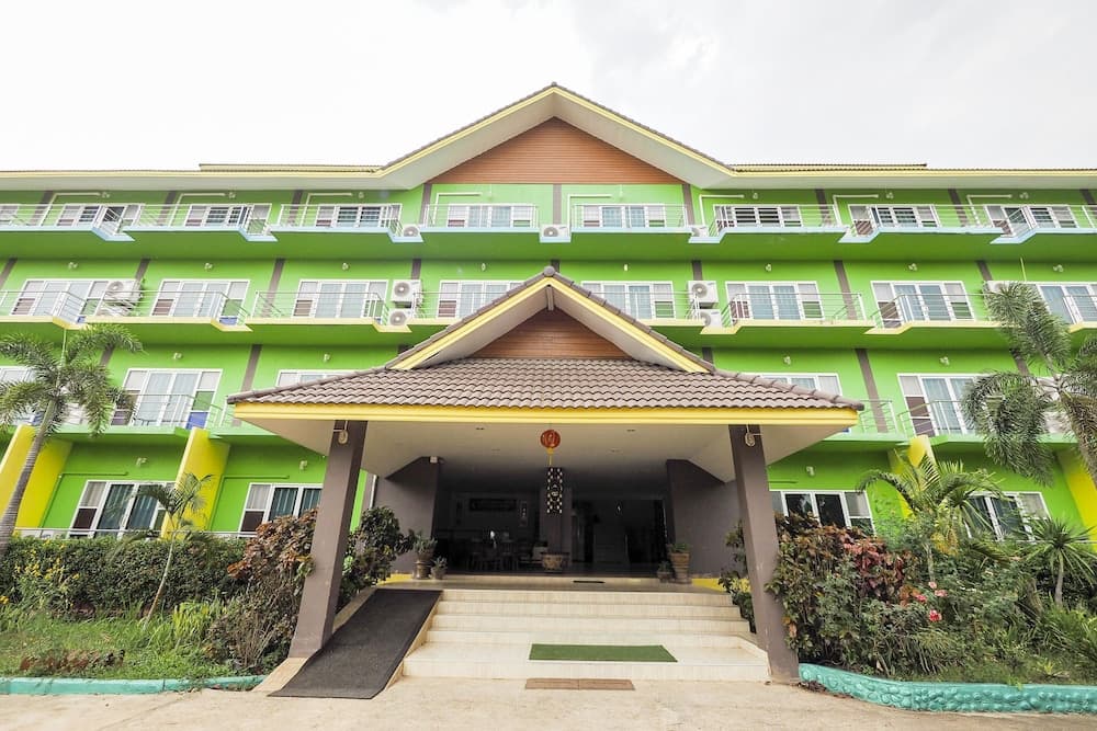 OYO 920 Saensukkho Hotel And Resorts