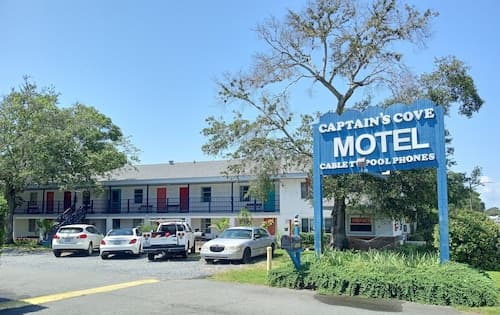 Captain's Cove Motel