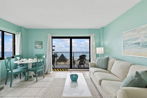 Updated Ocean Front Condo Aquamarine Suite 201