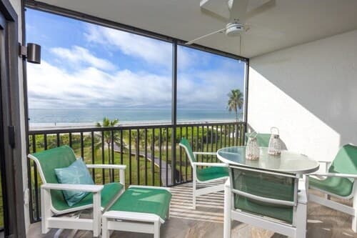 Pelicans Roost 305 2 Bedroom Condo