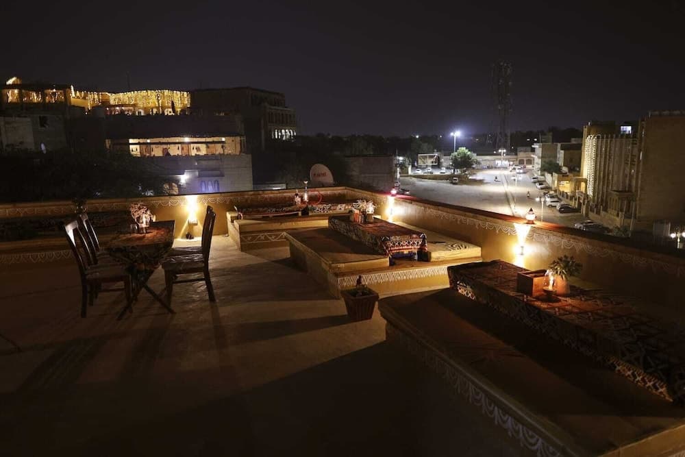 Hotel Garh Meera