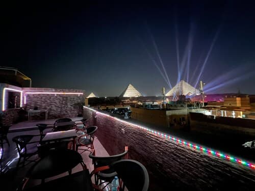 Pyramids Live View Hotel