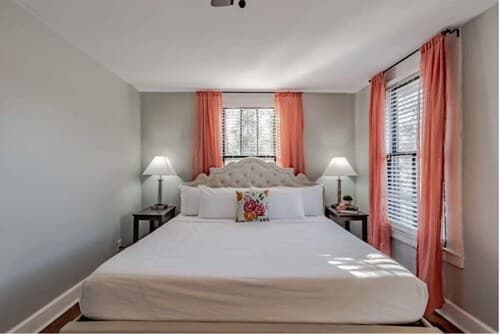 Dauphin Darling 4 Units