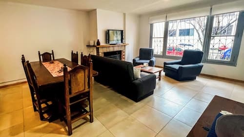 RentUp- Casa a pasos del Centro Cívico