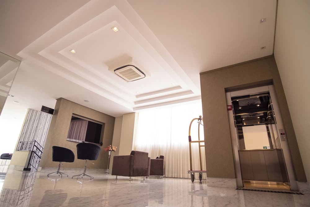 Padom Businesse Hotel