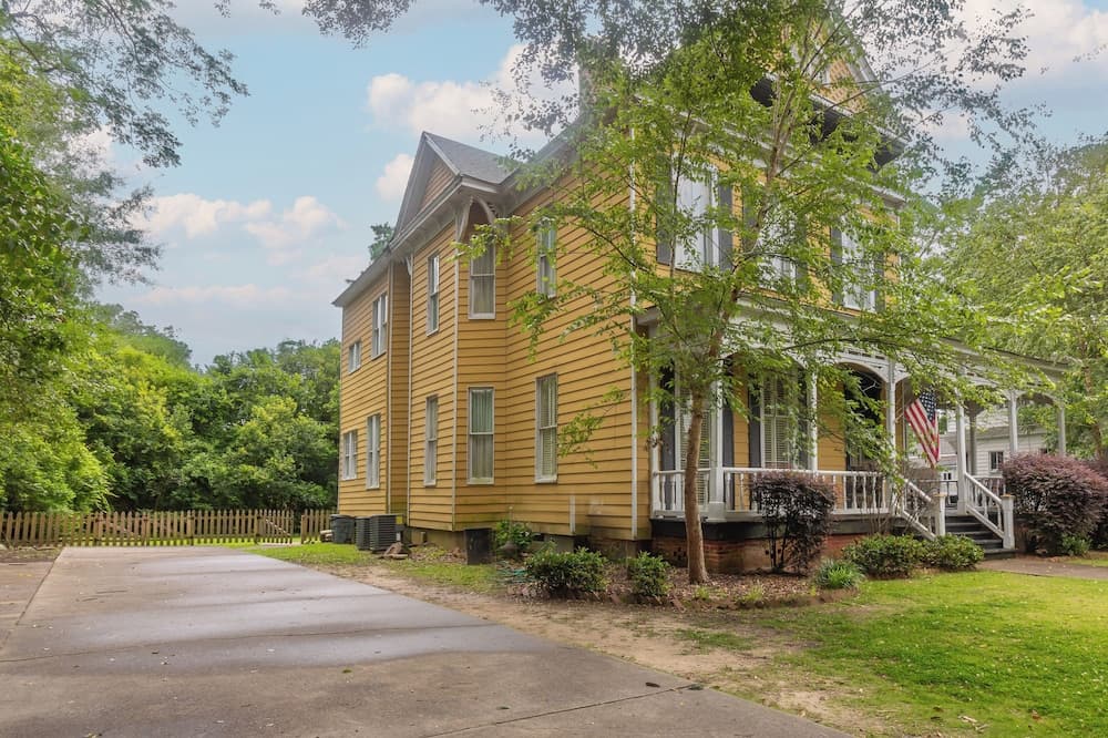 Columbus Goldfinch Mansion