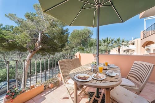Burgit in Santa y With 2 Bedrooms and 1 Bathrooms