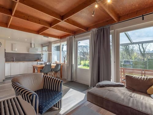Cozy Holiday Home With Garden