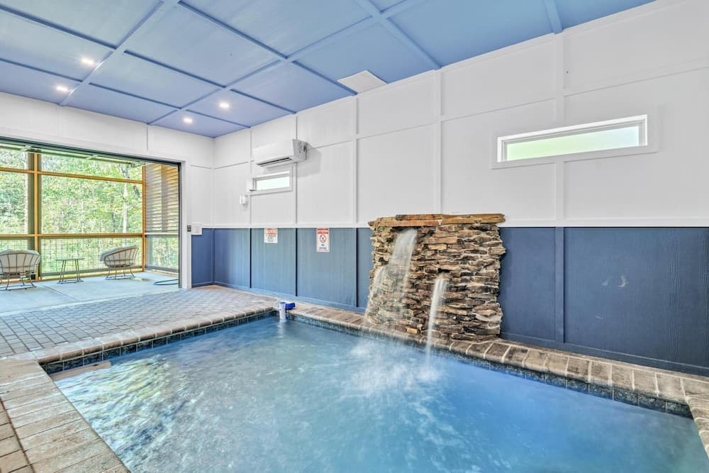 Ern803 - Beary Blue Oasis 2 Bedroom Cabin
