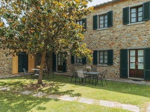 Rustic Farmhouse in Cortona With Swimming Pool