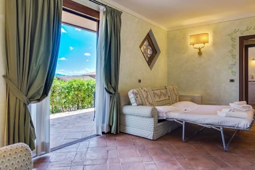 Elegant Apartments in Resort With Swimming Pool set in Nature