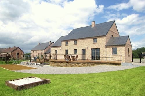 Cosy Holiday Home in Vodelee With Private Garden
