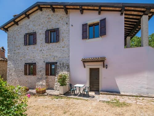 Quiet Holiday Home in Sellano With Swimming Pool a few Kilometers From Rasiglia