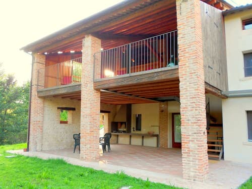 Modern Farmhouse in Pagnano Italy Near Forest