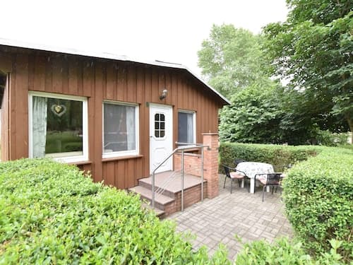 Quaint Bungalow Near Insel Poel With Garden