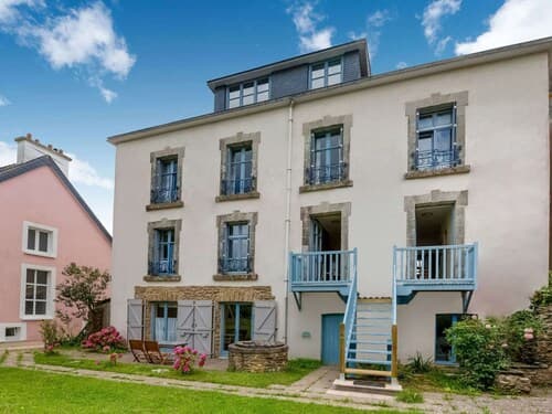 Luxurious Mansion in Castle Grounds in Lantheuil