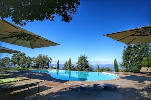 Detached Villa for 6-pers. With Outdoor Swimming Pool
