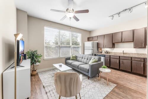 Fun Soco 1BR King Suite w Gympickleballlaundry