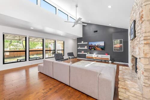 Close to Domain DT Shopping Chic Serene 3BR