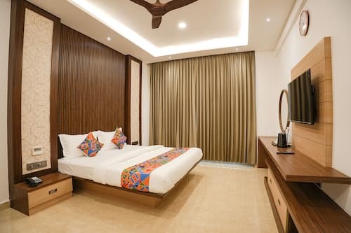 FabHotel 7 Hills