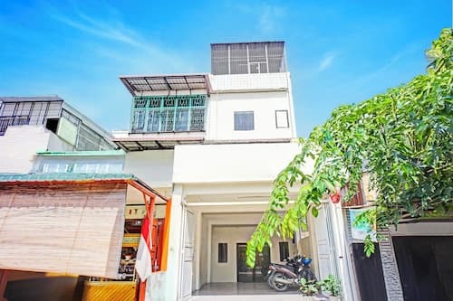 Hotel O Mandala Near Universitas Negeri Medan ( UNIMED )