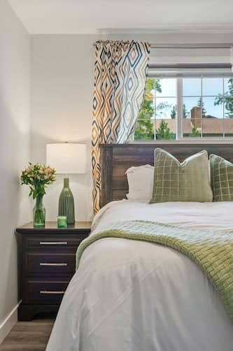 NEW Near Golf Yoga Classes Private Suite Wine