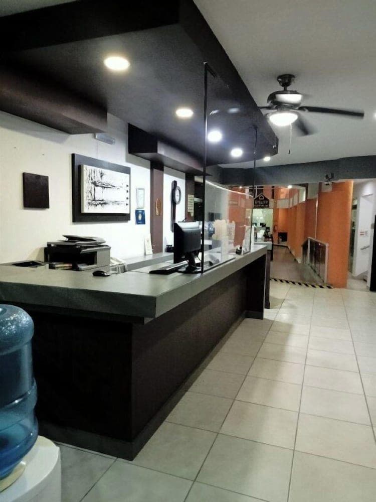 HOTEL PLAZA ELITE