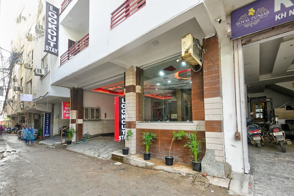 Hotel Lookout Stay Delhi IGI Airport